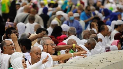 انتهت أيام التشريق الثلاثة ولم يرجم إبليس، هل يصح حجه؟ الافتاء تجيب