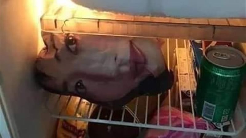 صورة العشيقة على البطيخة
