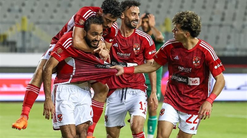 لاعبو الأهلي