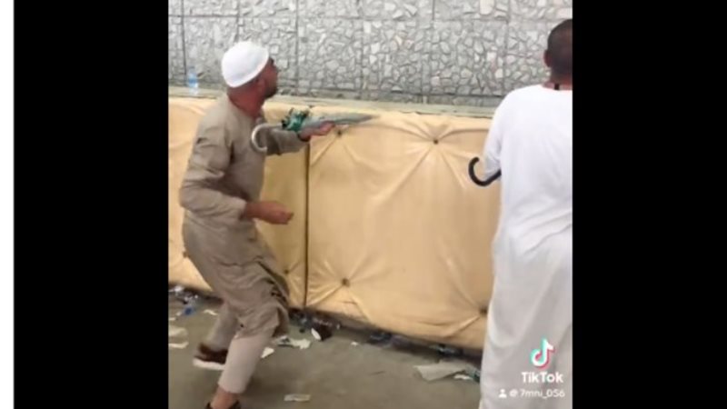 طرائف الحجاج فى رمى الجمرات