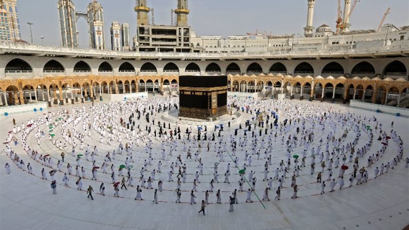 تقصير خطبتي وصلاة الجمعة بالحرمين الشريفين