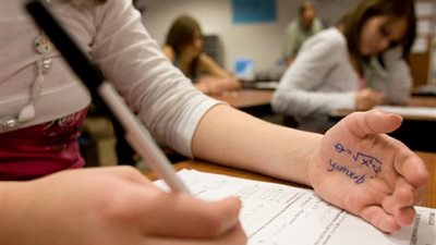 الثانوية العامة، ضبط طالبة في الشرقية لمحاولتها غش امتحان اللغة العربية