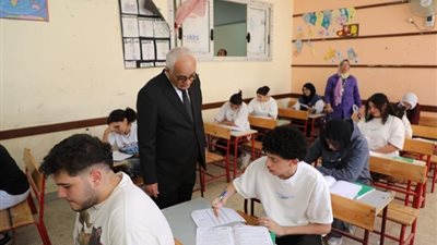 وزير التربية والتعليم يتفقد لجان امتحانات الثانوية العامة 2024 بالشروق