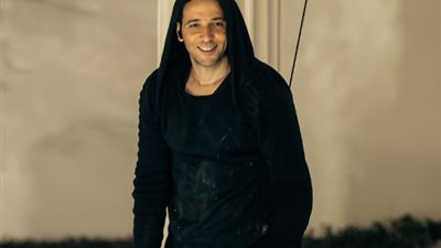 محدش بياكلها بالساهل، كريم قاسم ينشر كواليس تصوير فيلم ولاد رزق 3 (فيديو)