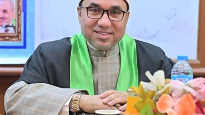 أستاذ بالأزهر ينتقد تحول الدعاة إلى جمع الصدقات والتبرعات على حساب الدعوة