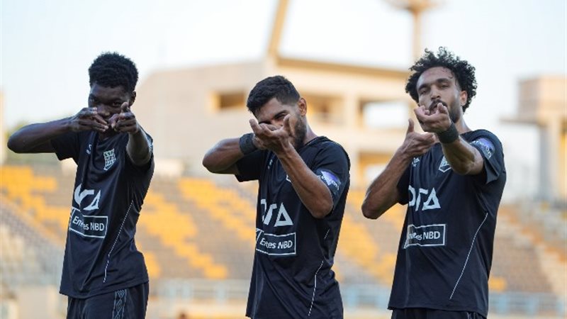 لاعبو زد
