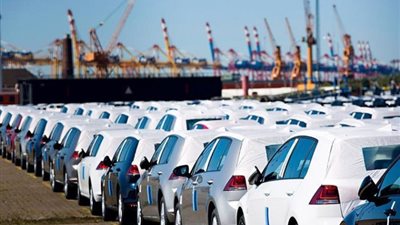 السر وراء تعطل استيراد السيارات الجديدة، خبير يوضح