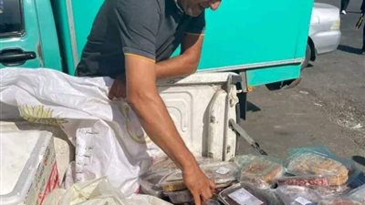 ضبط 122 كيلو دواجن ومصنعات فاسدة في حملات بأسواق دمياط