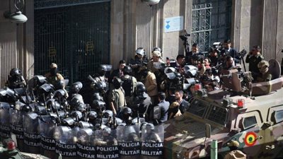التليفزيون الرسمي البوليفي اعتقال الجنرال المسؤول عن محاولة الانقلاب