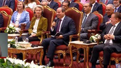 «اديها فرصتها»، الرئيس السيسي يداعب أسامة كمال بسبب وزيرة التخطيط
