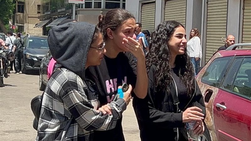 طلاب الثانوية العامة بعد امتحانات الفيزياء