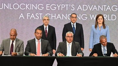 مصر توقع 4 اتفاقيات بتكلفة استثمارية تصل إلى 33 مليار دولار