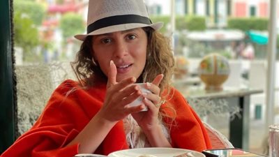 إطلالة مميزة للفنانة جميلة عوض مع زوجها في شهر العسل بإيطاليا (صور)