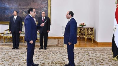 مصدر: التغيير الحكومي الجديد يشمل نحو 20 حقيبة وزارية