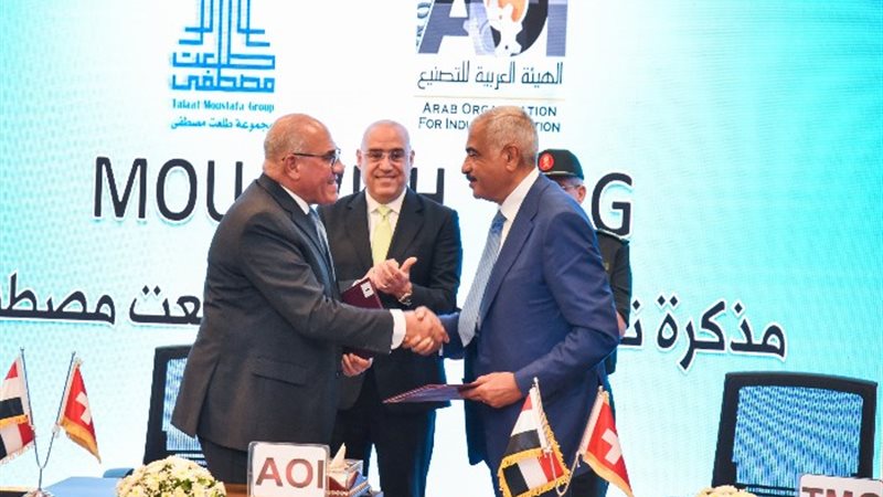 هشام طلعت مصطفى أثناء توقيع اتفاق الشراكة
