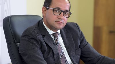 وزير المالية الجديد يبشر المصريين: سننهي أزمة انقطاع الكهرباء فورًا