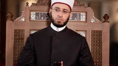 وزير الأوقاف الجديد يصلي الجمعة الأولى بعد تعيينه بمسجد عمرو بن العاص