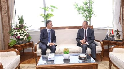 «الاتصالات» تتعاون مع «التموين» لتطوير منظومة الدعم وضمان وصوله لمستحقيه