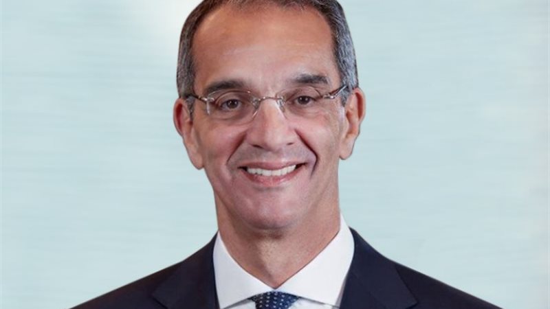 وزير الإتصالات