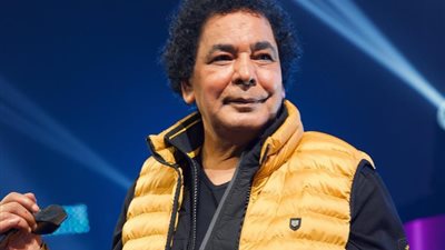 «عشانك نمشي لك بلاد»، إقبال كبير على تذاكر حفل محمد منير في العلمين