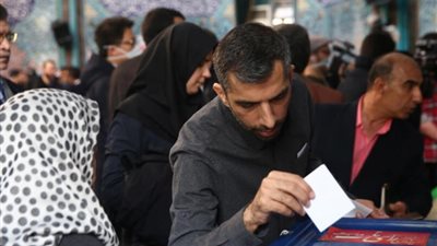 إيران تبدأ الجولة الثانية من الانتخابات الرئاسية