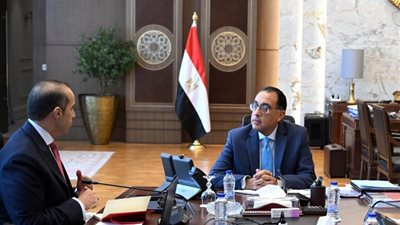 رئيس الوزراء يبحث تنفيذ مخرجات الحوار الوطني في مرحلته الأولى