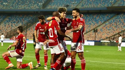 الأهلي يترقب رفع قيمة العرض السعودي لرحيل نجم الفريق