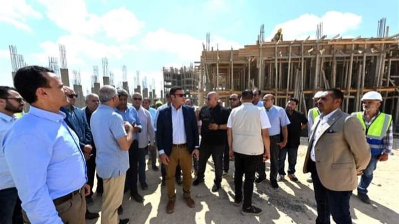 جانب من الجولة التفقدية لوزير الإسكان
