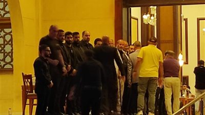 واقف مكسور، صالح جمعة أبرز الحاضرين في عزاء أحمد رفعت