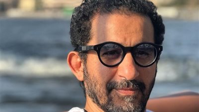 ميمو، أحمد حلمي يروج لمسرحيته الجديدة
