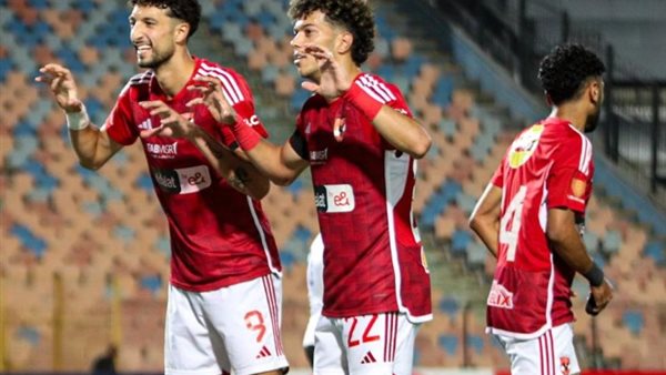 لاعبو الأهلي