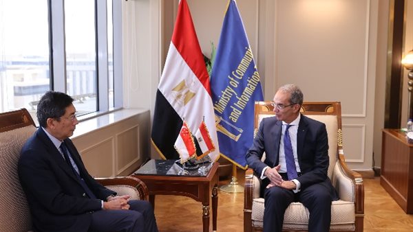 وزير الاتصالات المصري