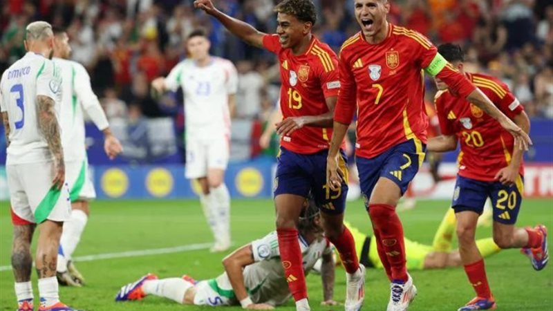 لاعبي منتخب إسبانيا
